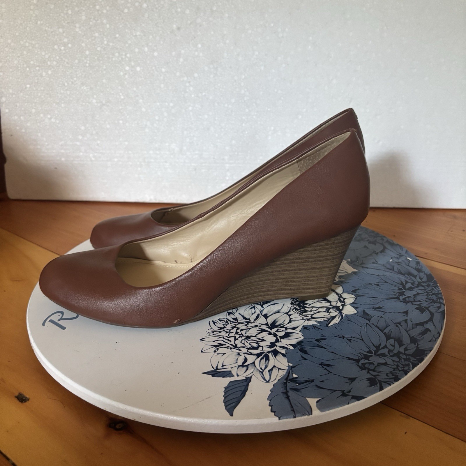 Jessica Simpson Sampson Wedge Pumps Brown Faux Leather Women’s Size 10 Round Toe