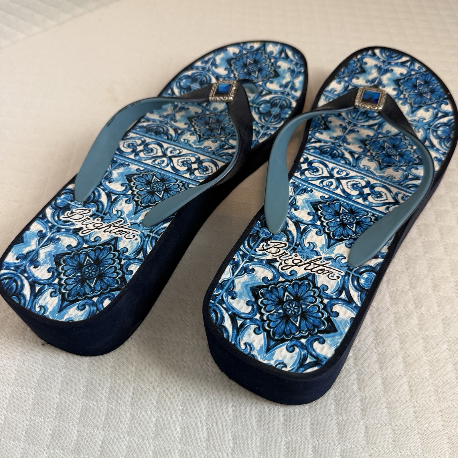 Brighton Platform Thong Flip Flops 10 Blue White Tile Print Sandals Jewel Luxury