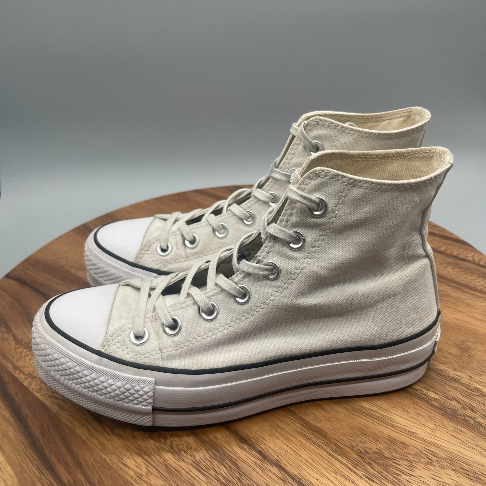 Converse Chuck Taylor All Star Lift Shoes Womens 7 White Skate Platform Sneakers