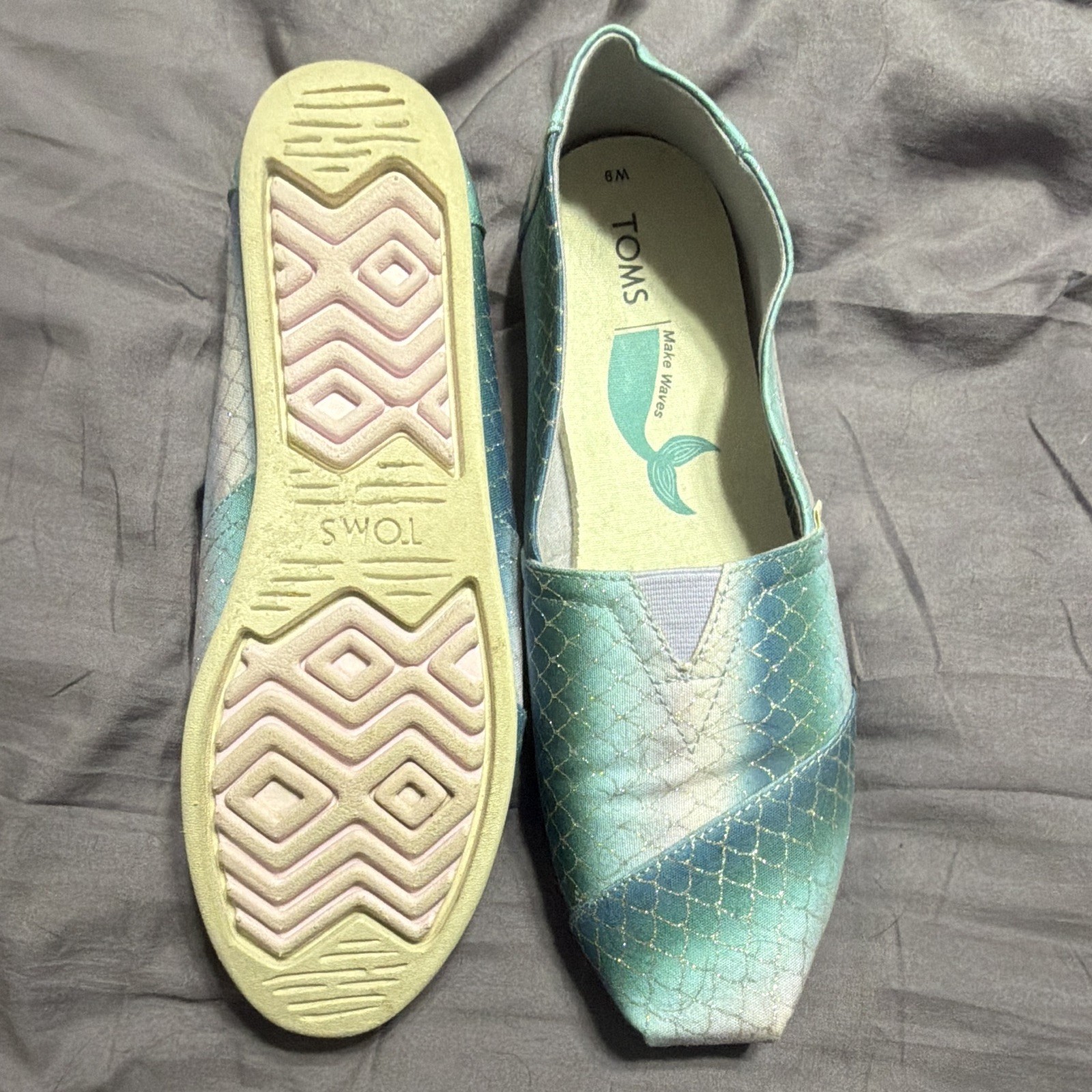 TOMS Make Waves Mermaid Scale Canvas Slip-On Flats Blue/White Women’s US 9