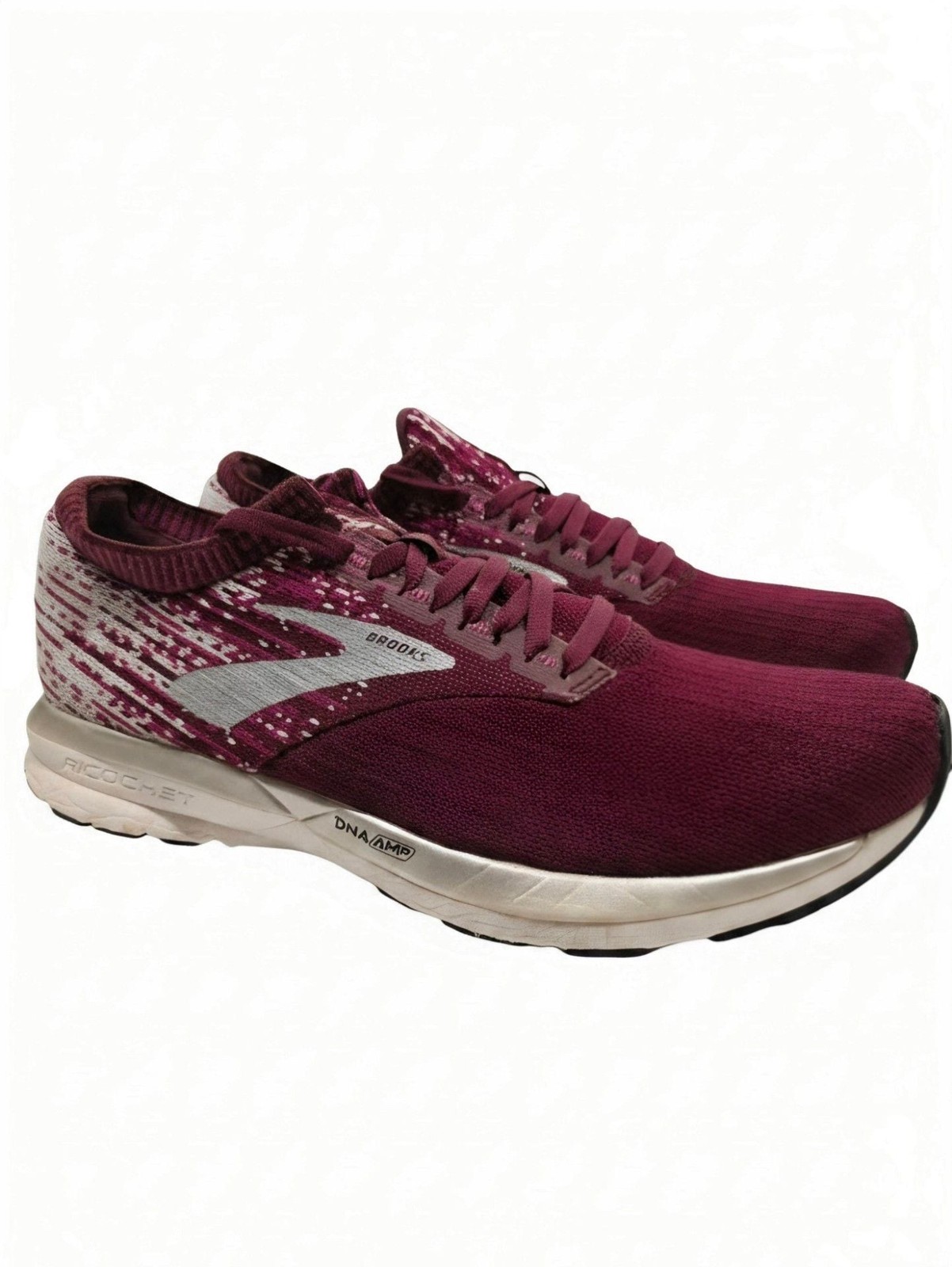 Brooks Ricochet Women’s DNA Amp Running Shoes Burgundy 9.5 Medium B