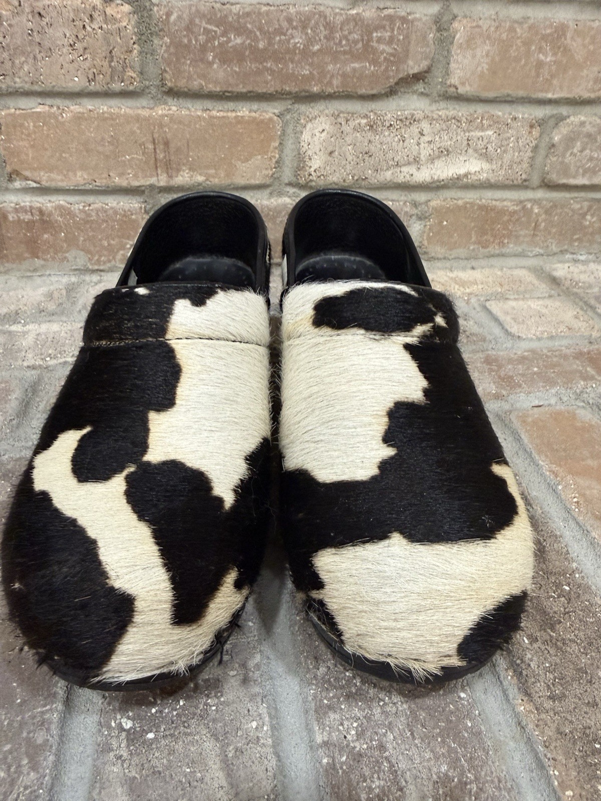 Sanita Women’s Leather Cow Print w/ Fur Slip-On Clogs EU 37 US 6.5 Black/White