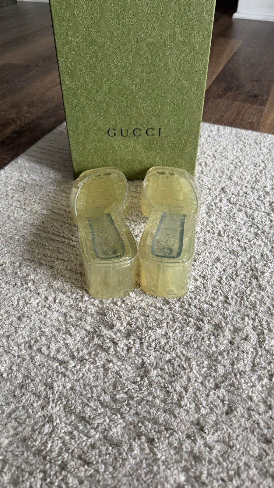 NWB $450 GUCCI TRANSPARENT RUBBER LOGO SLIDES SANDALS SIZE IT 36 US 6