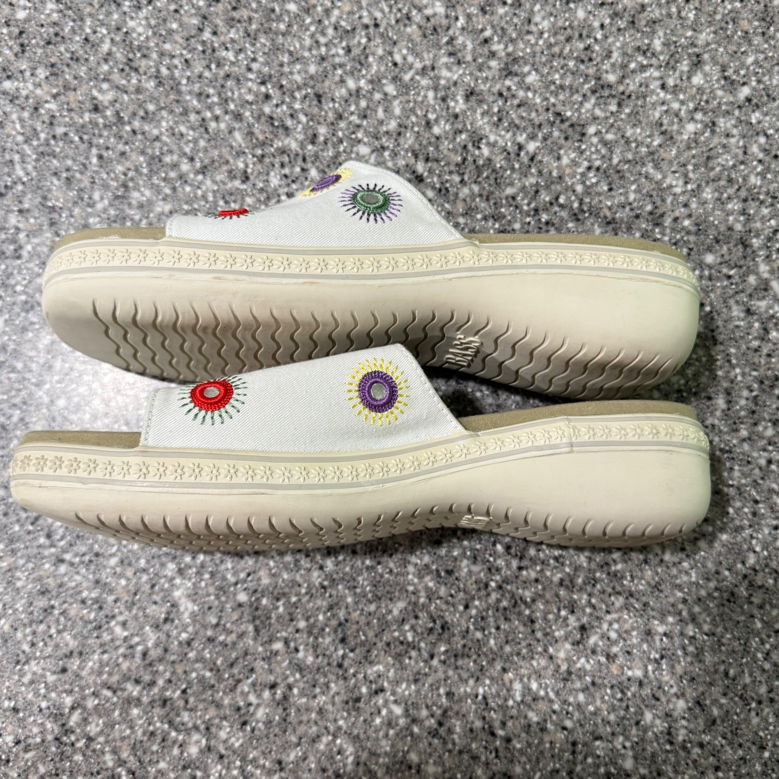 Bass Janda White Canvas Embroidered Sunburst Slide Sandals Womens 10 M Y2K 90s