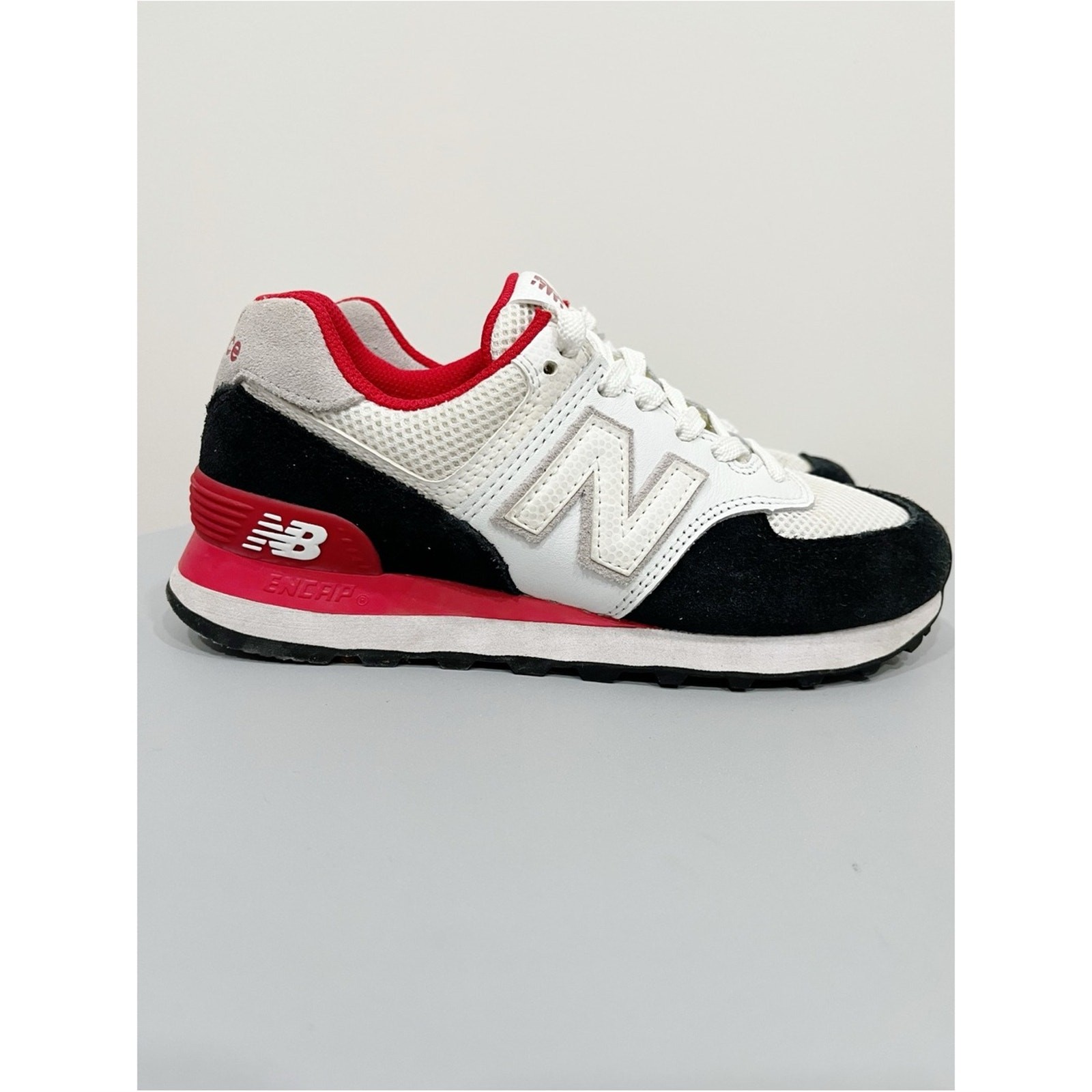 New Balance 574 ML574NSB White Black Red Sneakers Size 4.5 Men / 6.5 Women