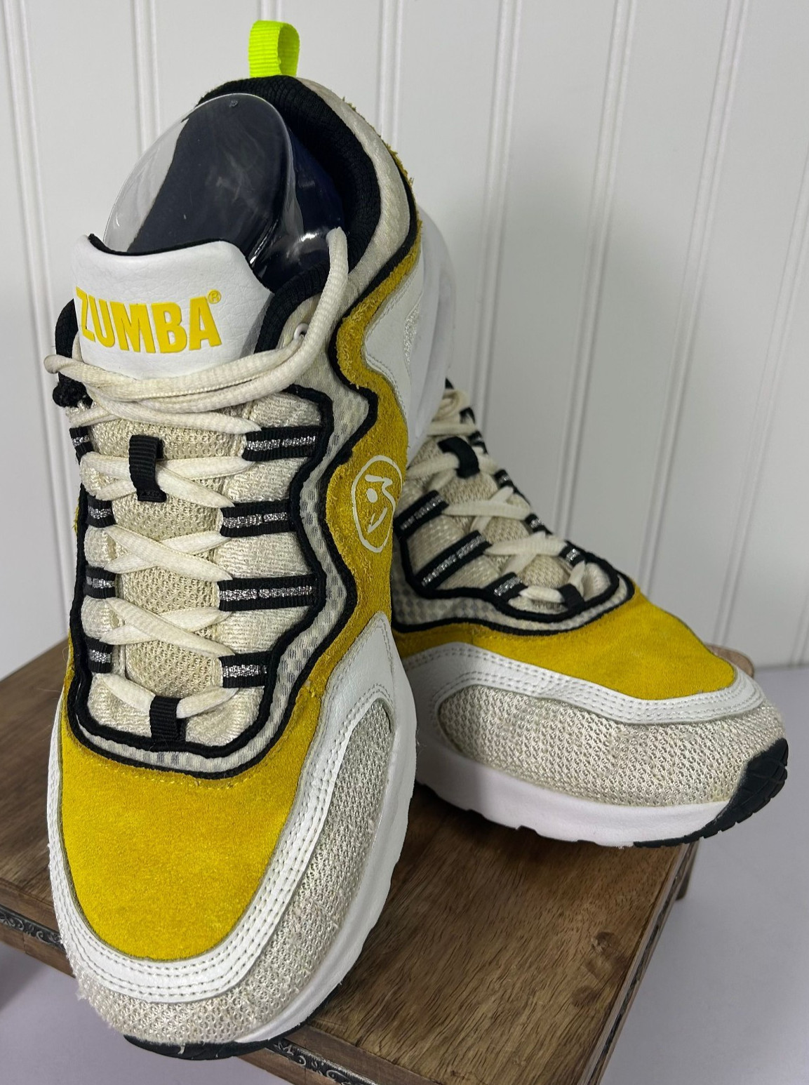 ZUMBA ~ Women’s Air Lo Classic Fitness Sneakers Dance Workout Shoes – SIZE 8.5