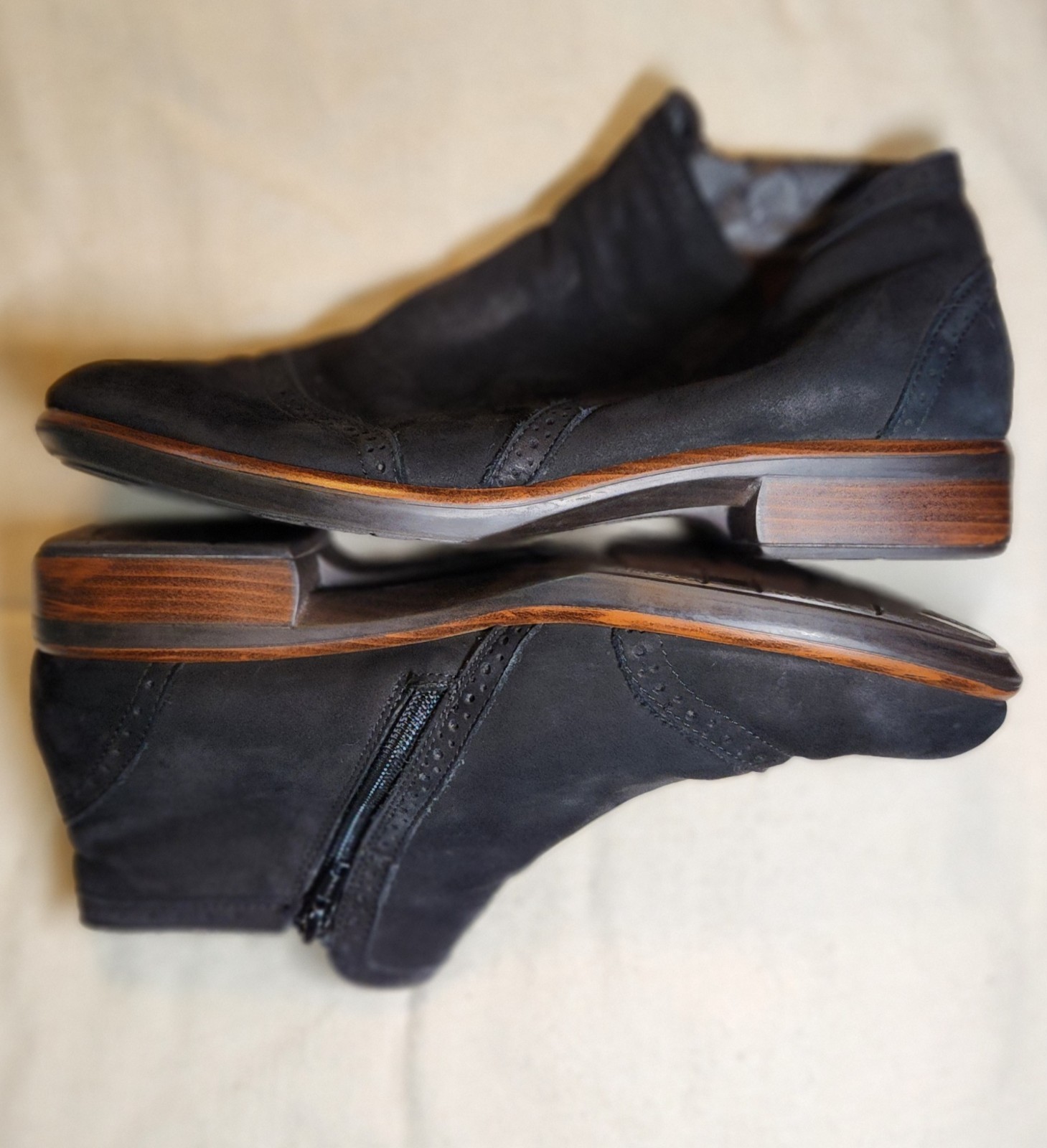 Naot Nefasi Black Nubuck Leather Suede Ankle Boots 40 US 9 side zip Nice