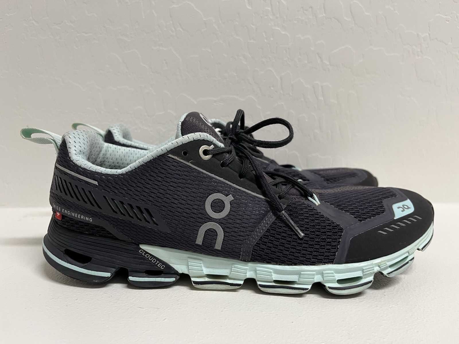 OnCloud Cloudflyer Womens Size 9.5 Black Mint Cloudtec Running Shoes Sneakers