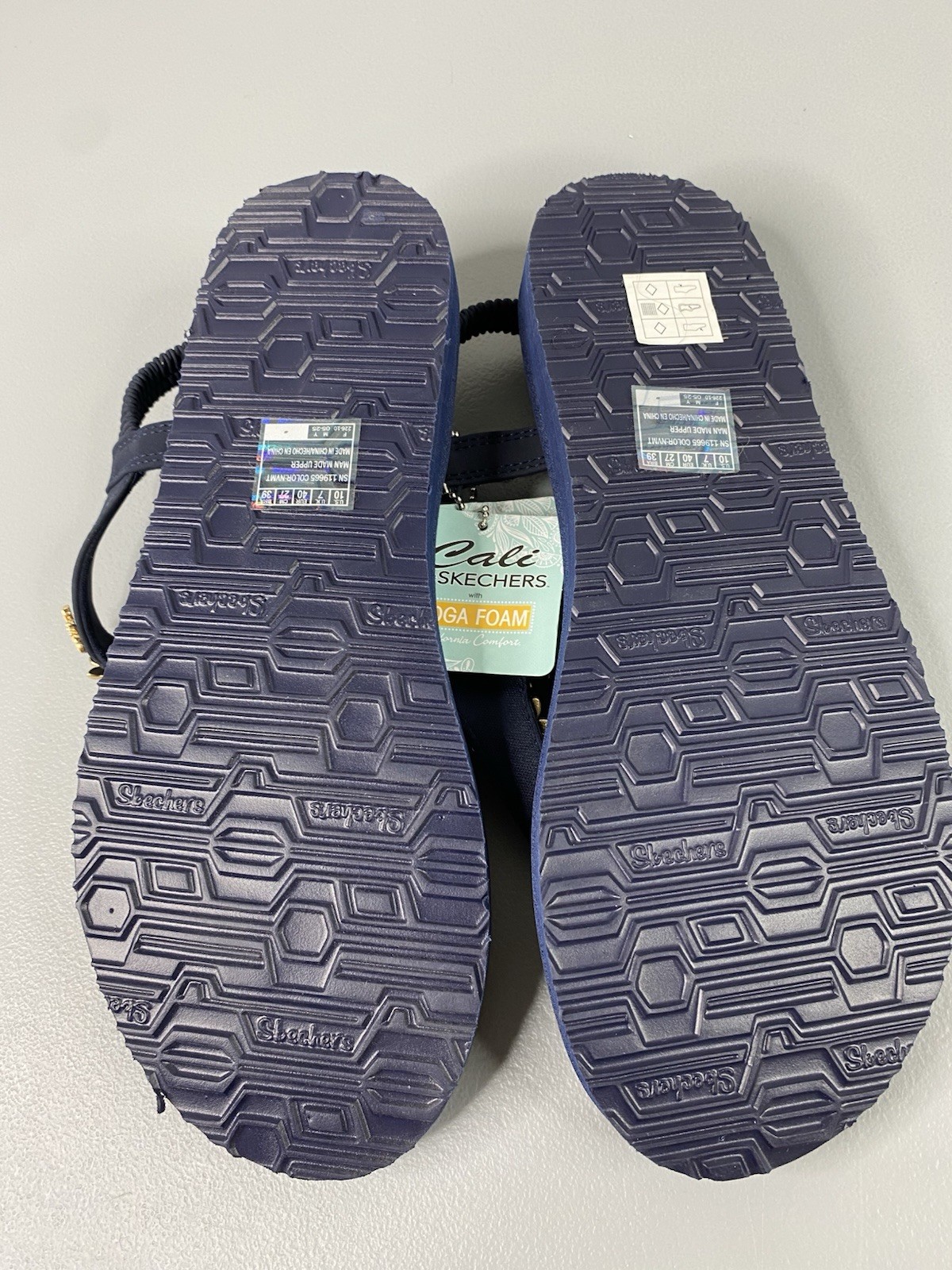 Women Sandals Sz 10 Cali From Skechers Yoga Foam Slip On Multicolor Casual New