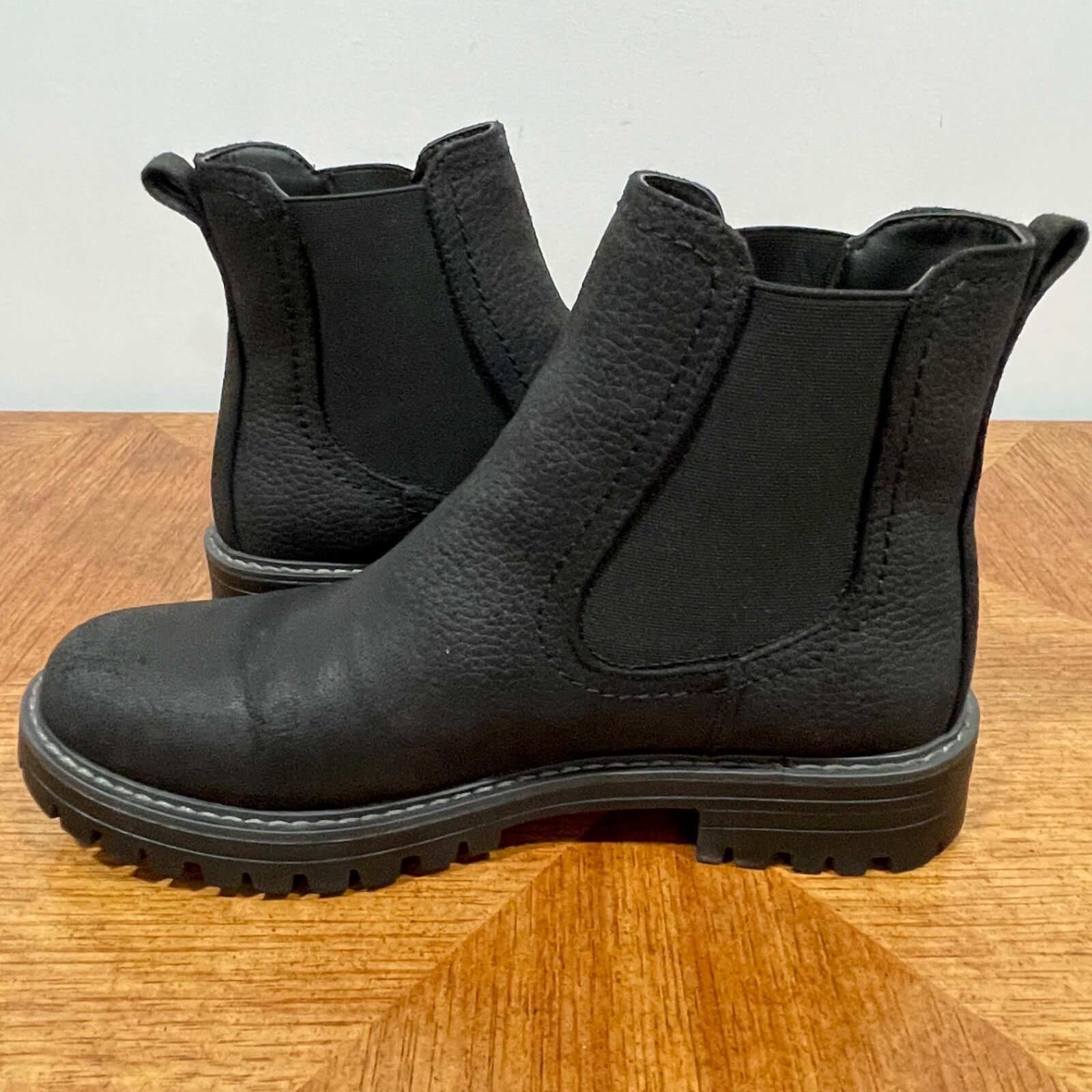 Cliffs by White Mountain Mastery Chelsea Boot Womens 9M Black Suede Textile Shoe