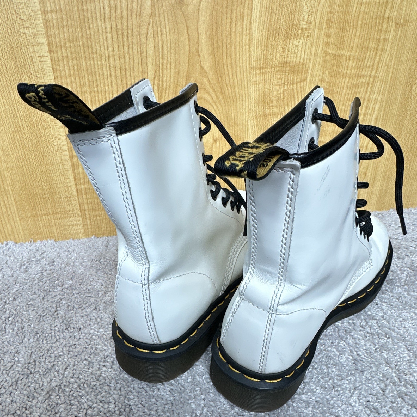 Dr. Martens 1460 Women’s White Leather Lace-Up Ankle Combat Boots US 7