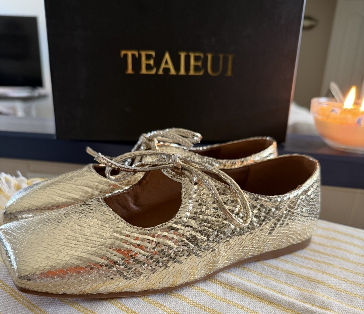 TEAIEUI Gold Square Toe Lace Up Bow Accent Women’s Flats Synthetic 6 Gorgeous!