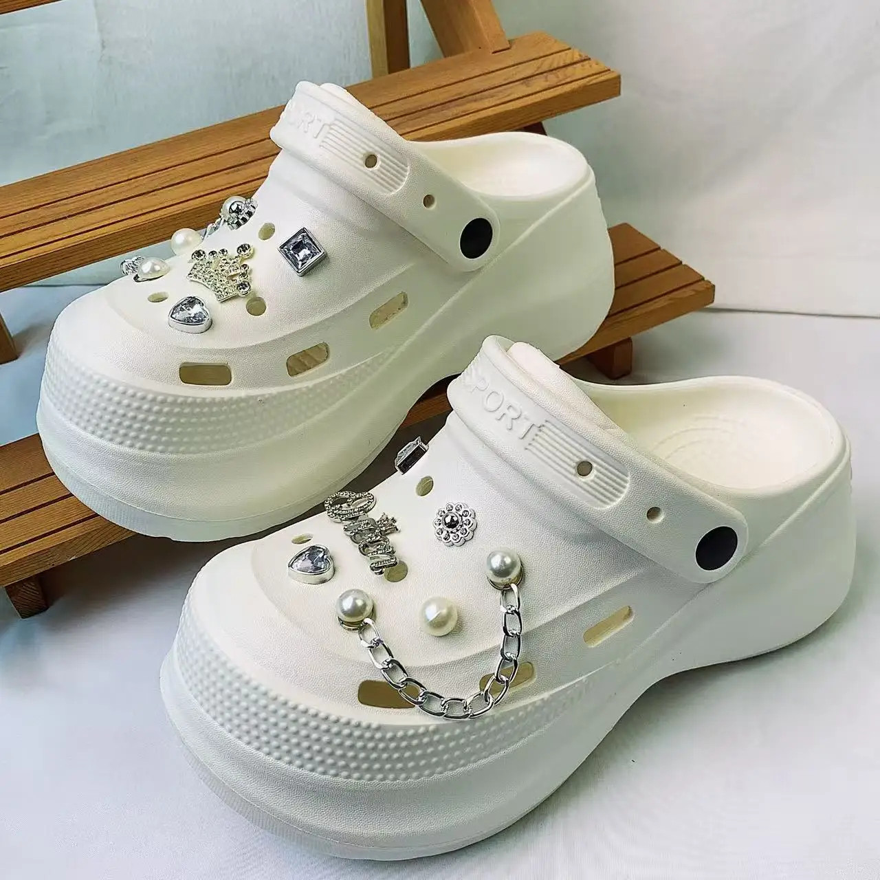 Style Women’s Clogs for Outdoor Wear in Summer, Non-slip Silver Crown Thick