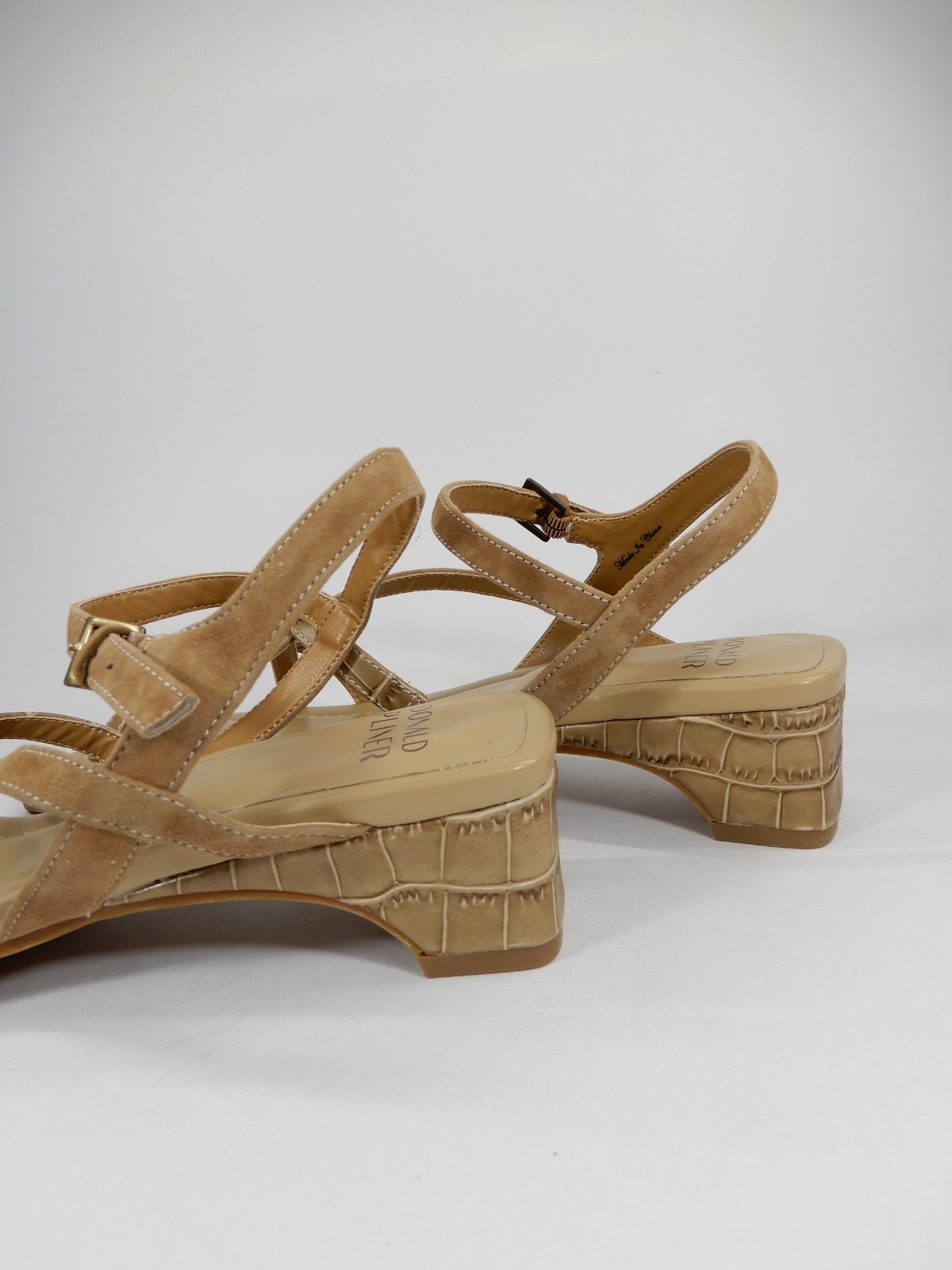 Donald Pliner Cecilia Strappy Sandals Size 9 Low Heel Tan Croc Suede Leather NEW