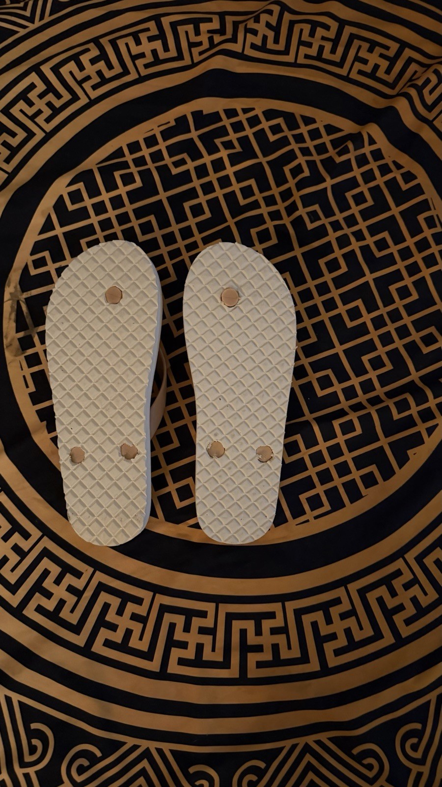 Michael Kors Women’s Logo Flip Flop Sandals Size 6 White Gold Blush Slip On