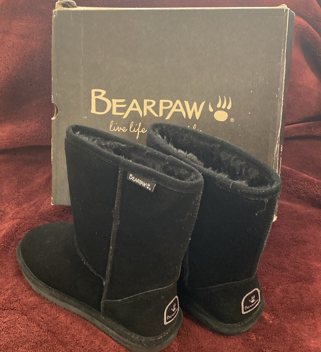 BEARPAW Women’s Emma Short 608W/Black II Boot Size 8 Worn Once In The Box