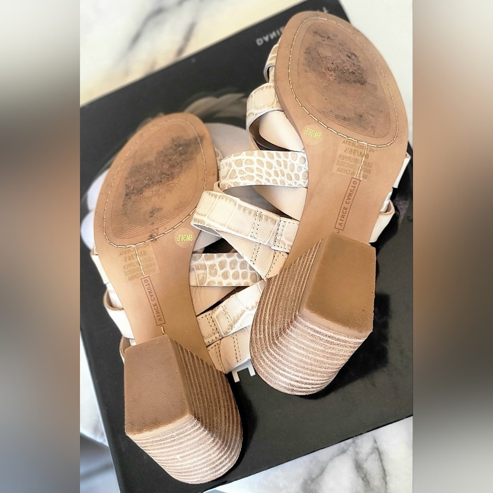 Vince Camuto Cream Croc Embossed Leather Slide Sandals Size 6