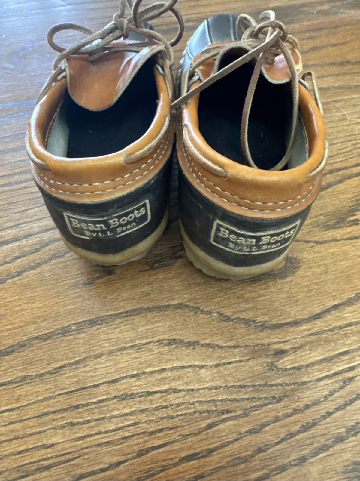 Woman’s L.L.Bean Low Top Lace Up Bean Boot Size 8 LM Maine Hiking Hunting Rubber