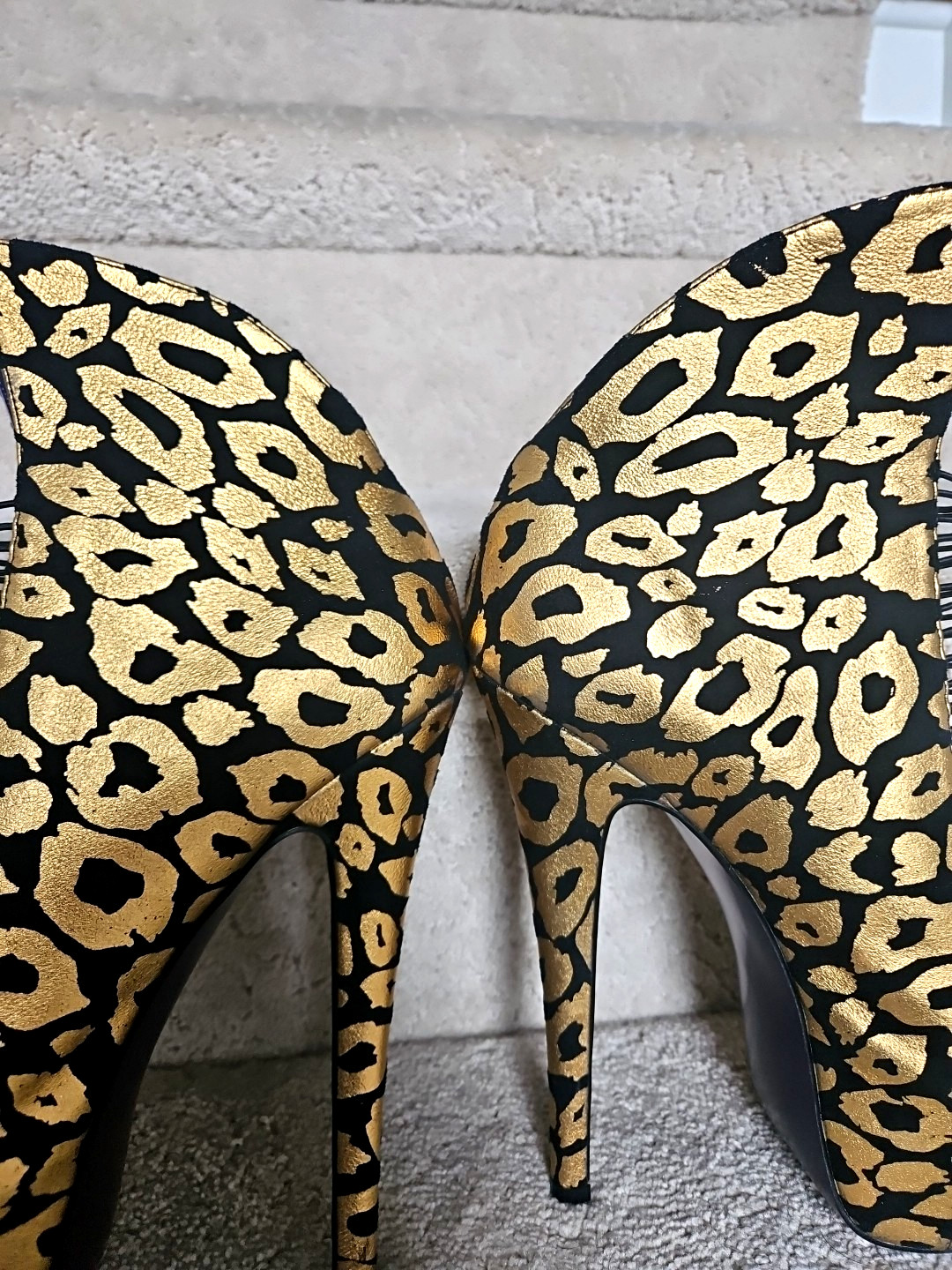 New Sparkle Cheetah Gold Black High Platforms Stiletto Heels Sz 10 London Trash