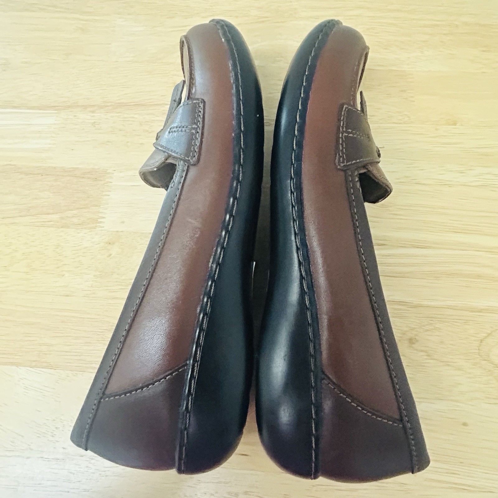 Clarks Collection Two-Tone Brown Women’s Tasseled Comfort Loafer Shoes Sz 9.5M