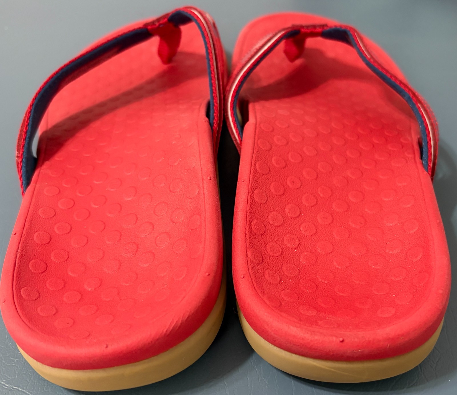 NEW Vionic Tide Sport 8 red/white – these were never worn flip flop sandals
