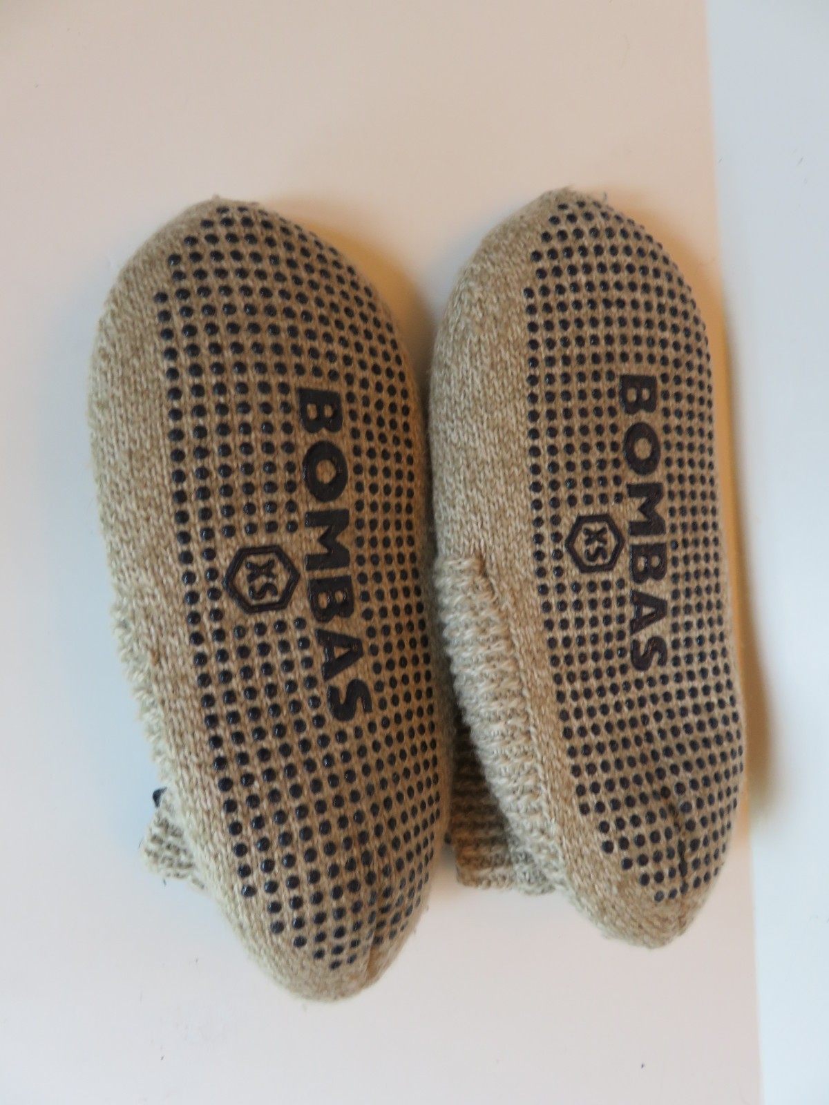 Bombas Gripper Slippers Oatmeal Tan Marl Knit House Shoes Women’s Size XS
