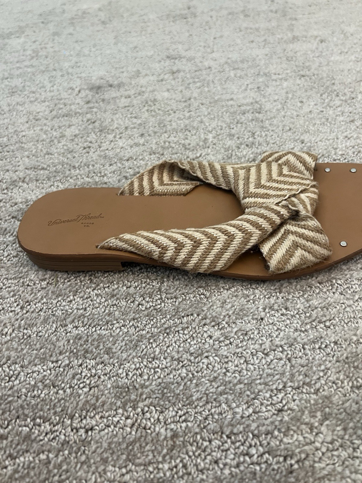 Universal Thread Women’s Brown/Beige Chevron Bow Studded Slide Sandals 8