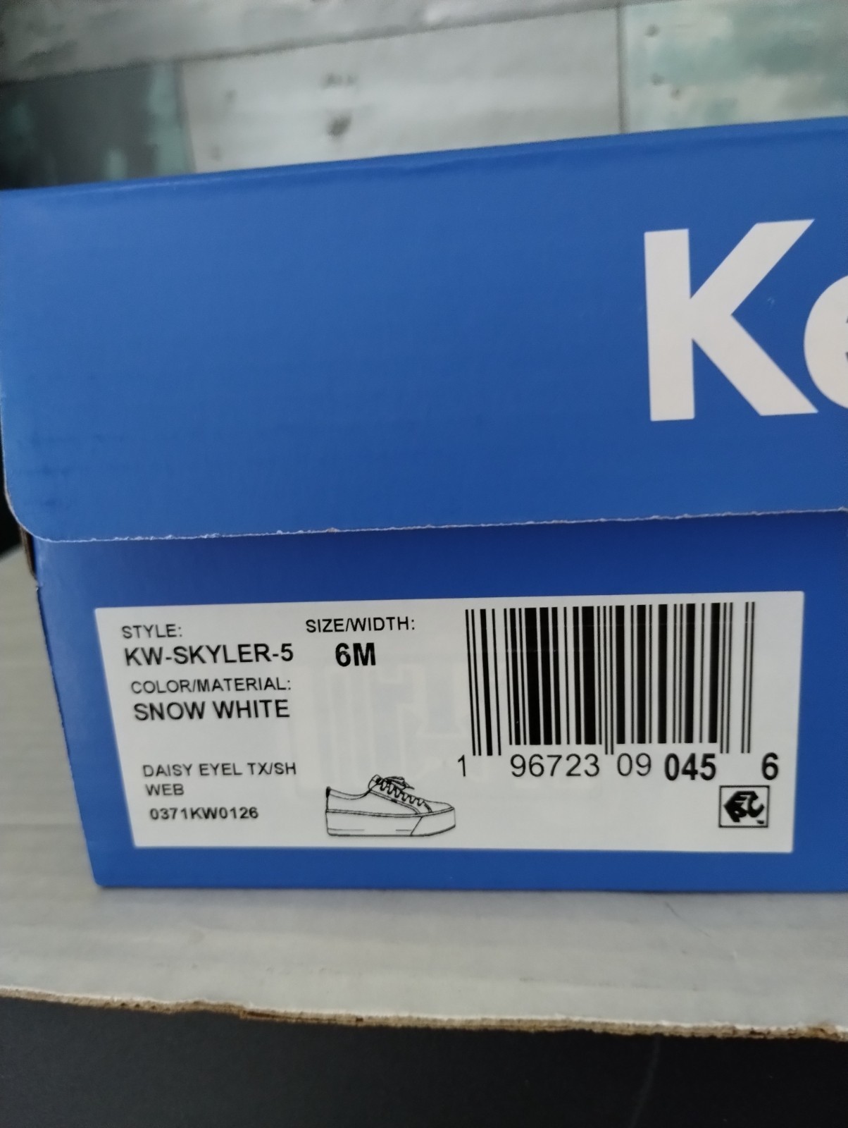 KEDS WOMEN’S SKYLER DAISY EYELET LACE-UP SIZE 6 NEW IN BOX/WRAPPED IN PLASTIC