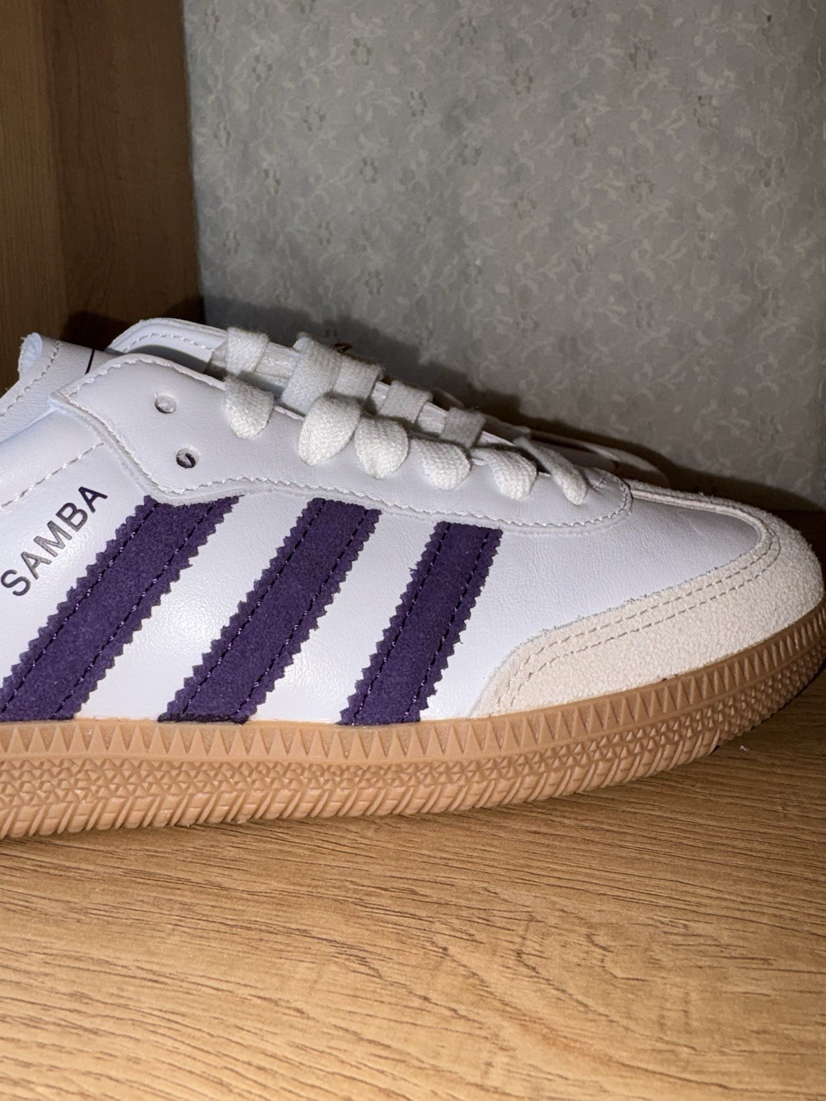 NEW Womens adidas Samba OG Athletic Shoe Cloud White Alumina Aurora Plum