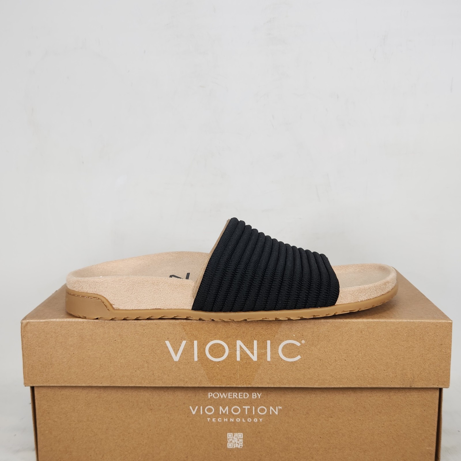 7 WOM – Vionic Evie Knit – Black Stretch Comfort Slide