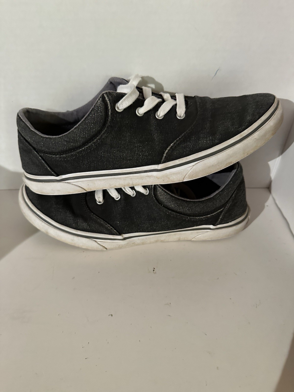 Eddie Bauer Women’s Sneakers Sz 9 Canvas Charcoal Grey. Chatham Lace VGC