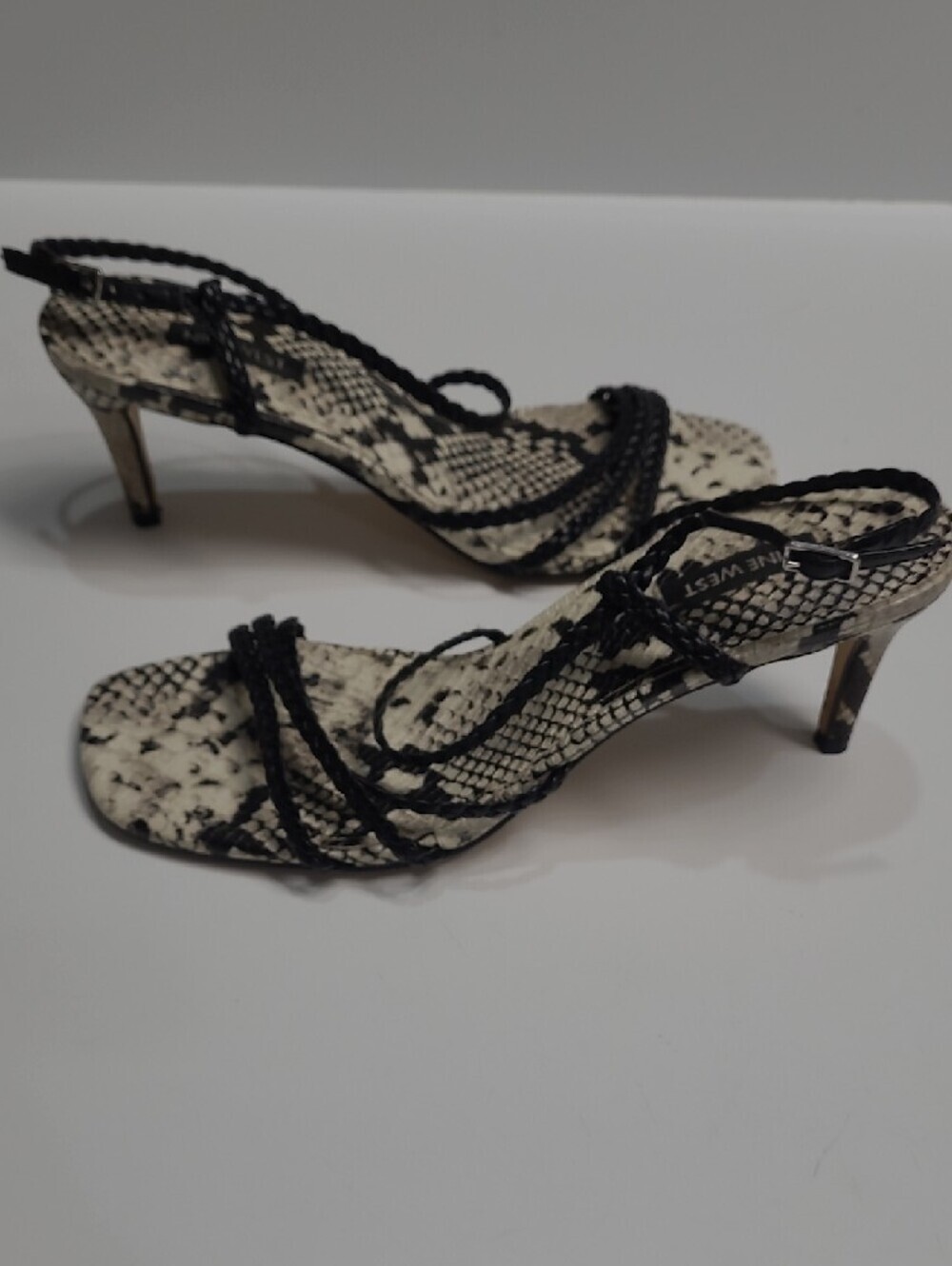 Nine West Black & White Snake-Print Braided Strap Sandals – Size 8.5