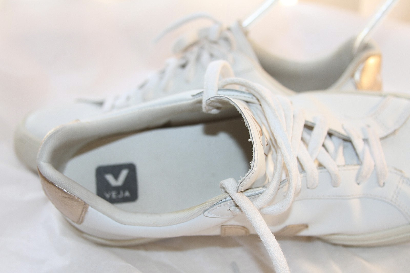 Veja T2 Esplar Leather Trainers Gold White Women’s Sneakers Sz 11
