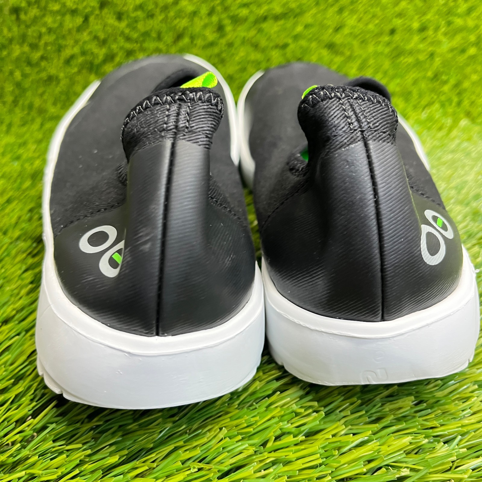 OOFOS OOmg eeZee Low Womens Size 9 Black Casual Walking Slip On Recovery Shoes