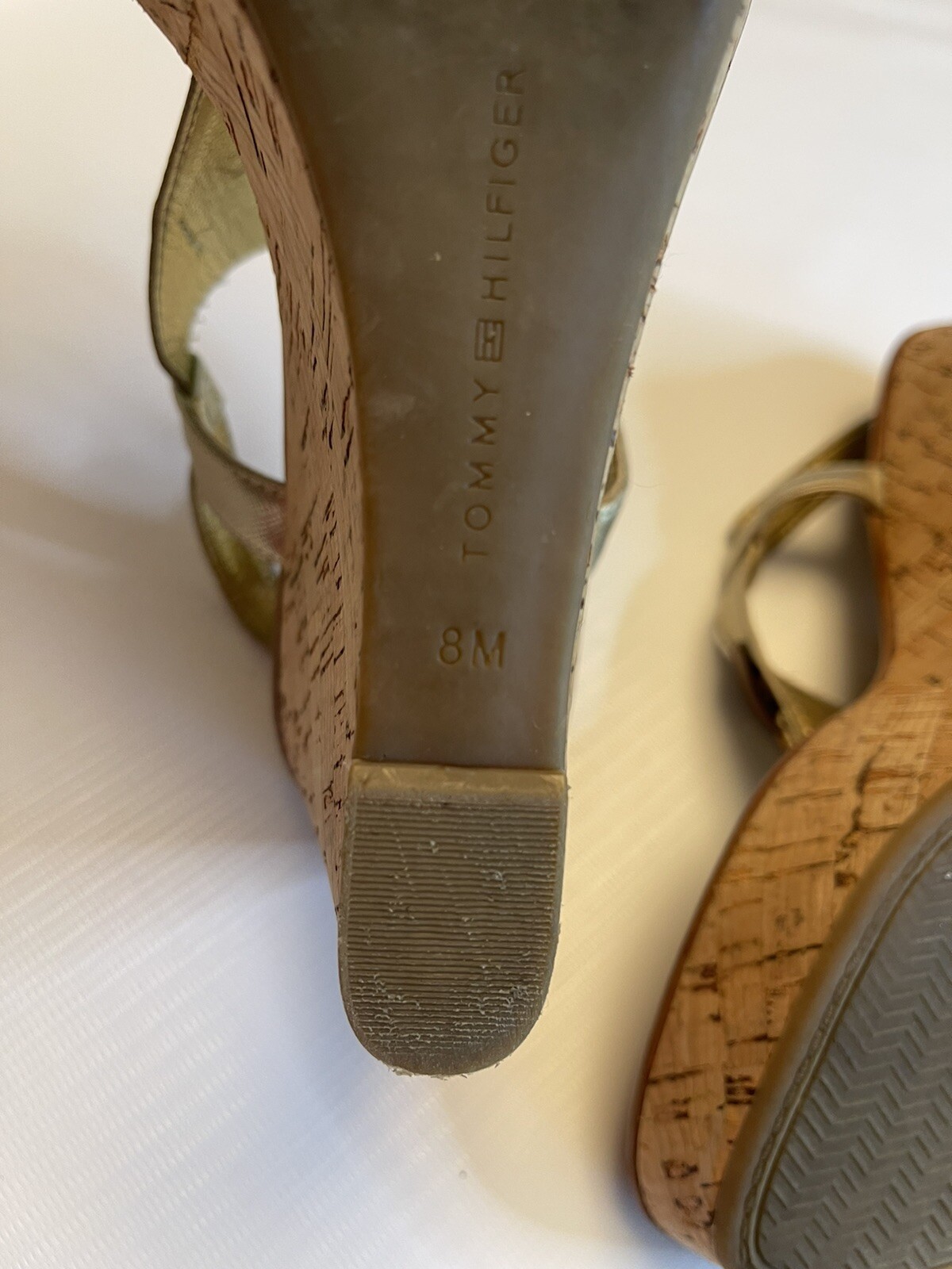 TOMMY HILFIGER Myrtie 2 3.5in Wedge Heel Sandal with Gold Horsebit Sz 8 EUC