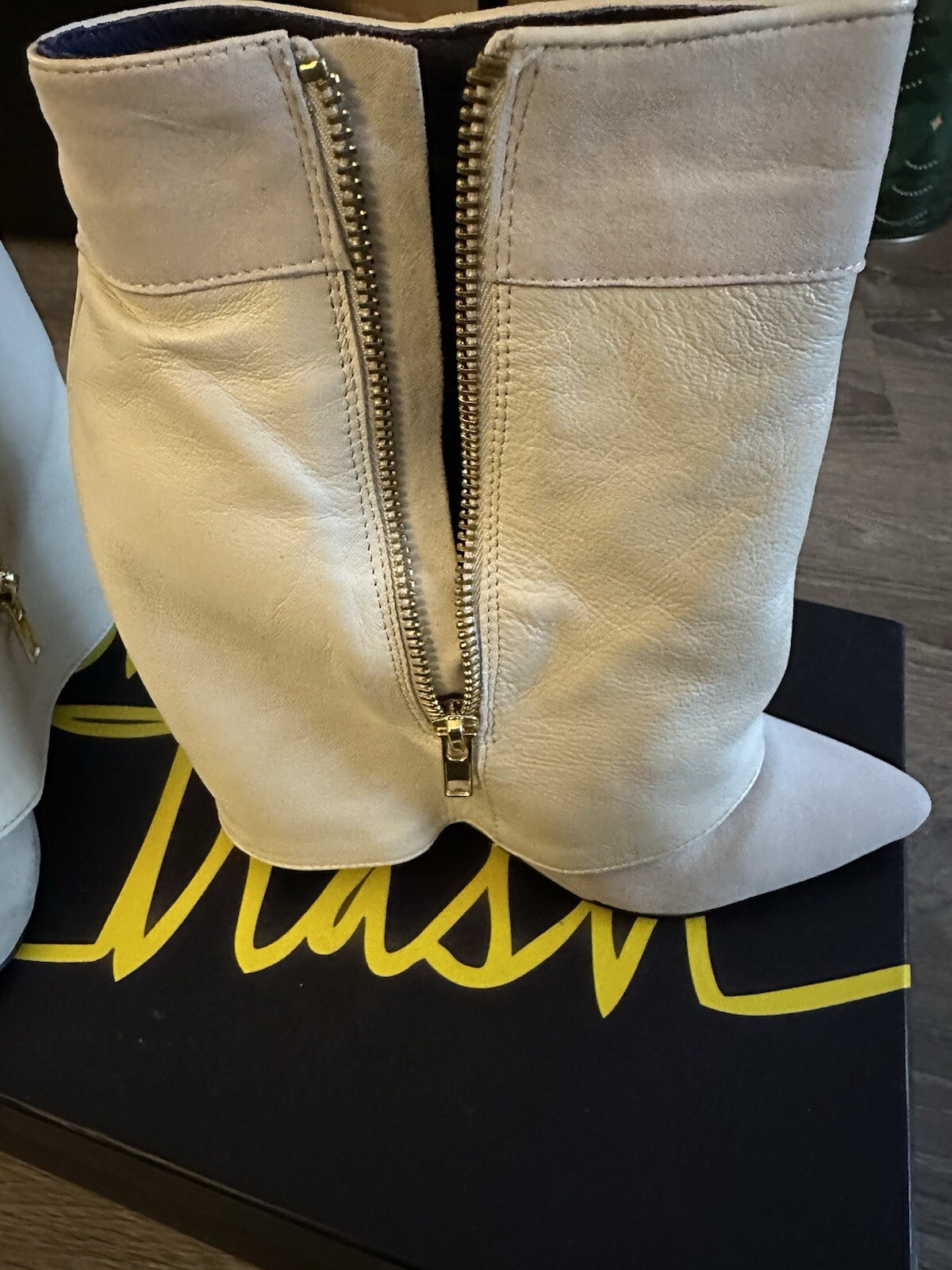 London Trash Siri Cuffed Ankle Boot Wedge Flap White Size 6