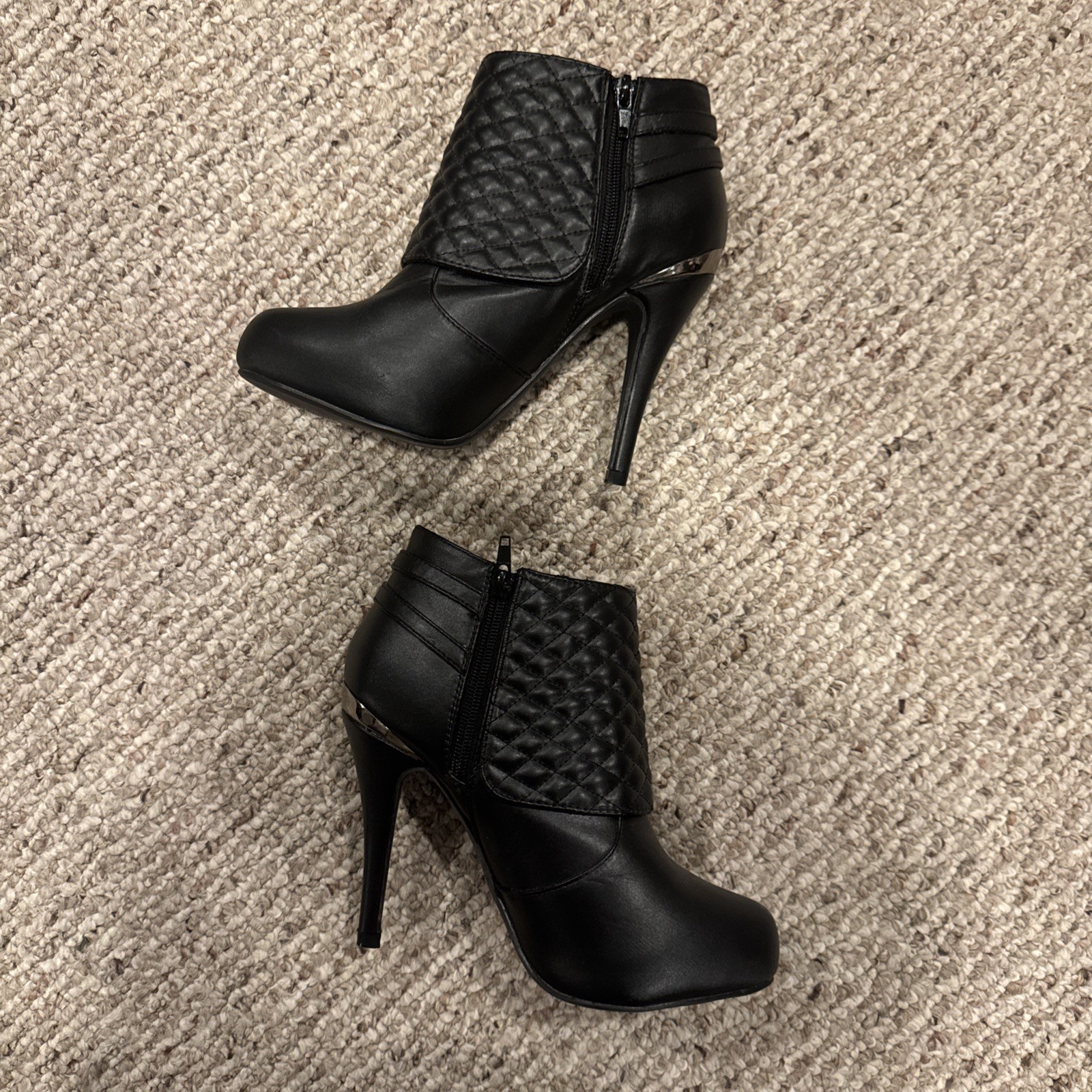 Torry Woman’s Heels Size 6.5 Black Leather Zipper Strap Shoes