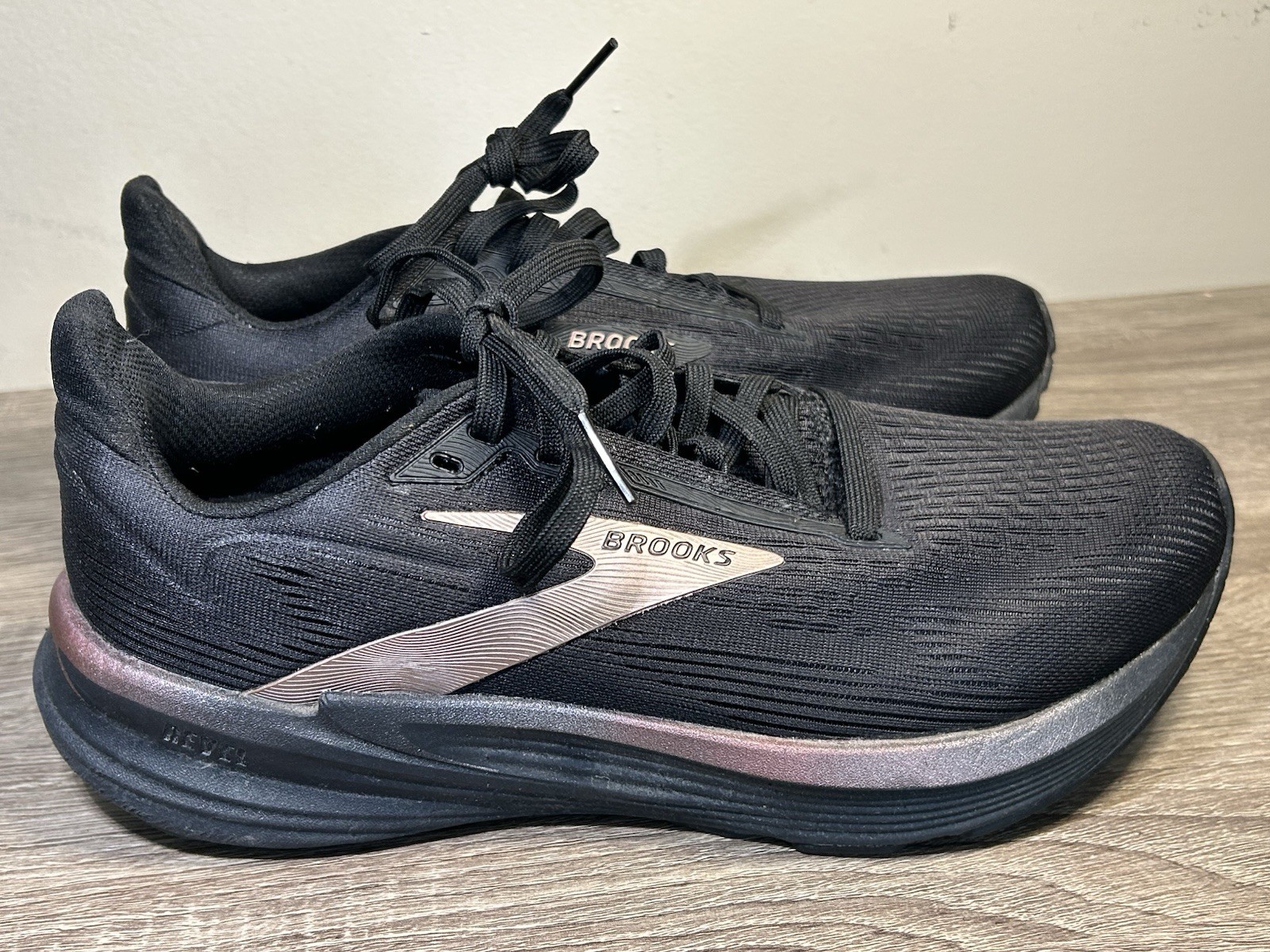 Brooks Revel 8 Women’s Size 7.5 Athletic Shoes Sneakers – EXCELLENT – Fast Ship