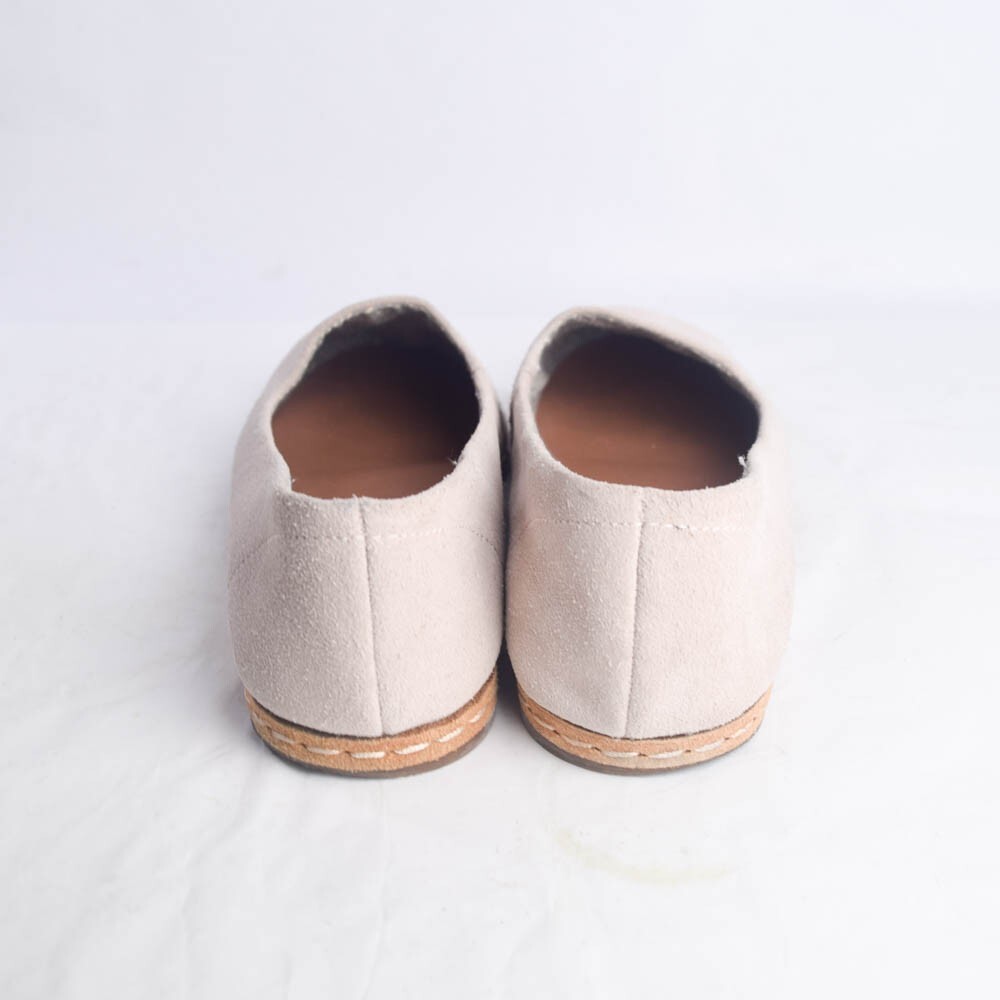 ED Ellen Degeneres Womens 8 Pale Pink Beige Suede Flats Loafers Slip Ons Norana