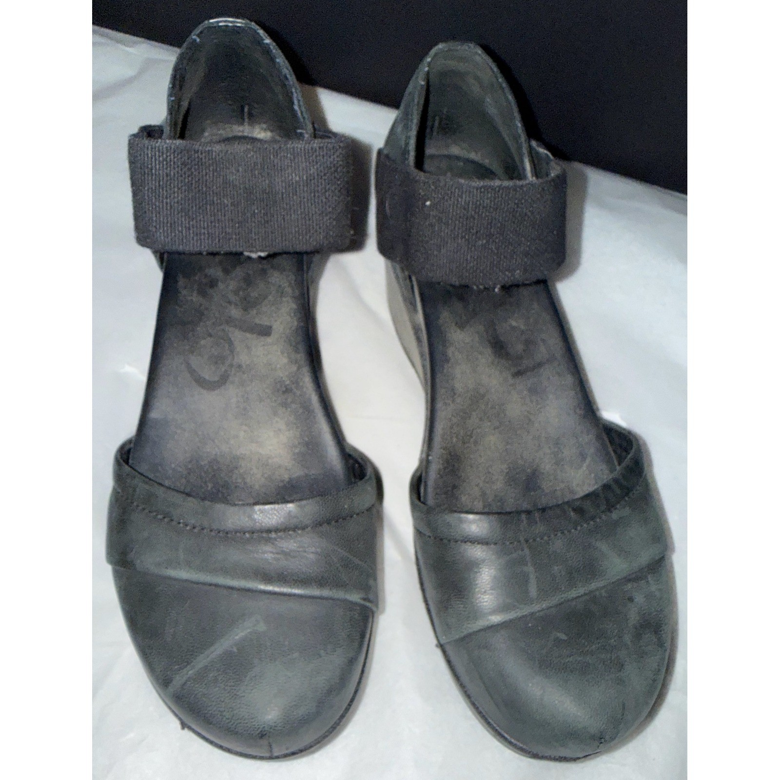 OTBT Wander Out Sandals 8M Black Leather Wedge Elastic Ankle Strap Comfort