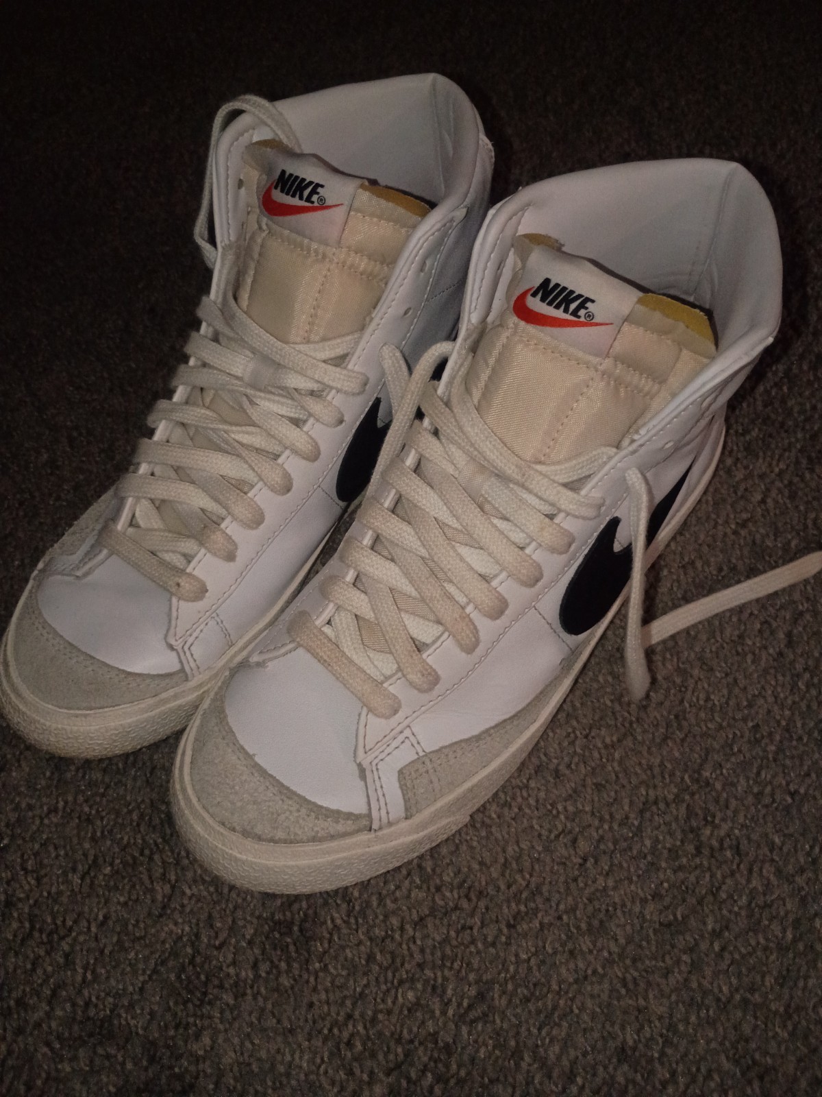 Size 9 women’s- Nike Blazer ’77 Vintage Mid White