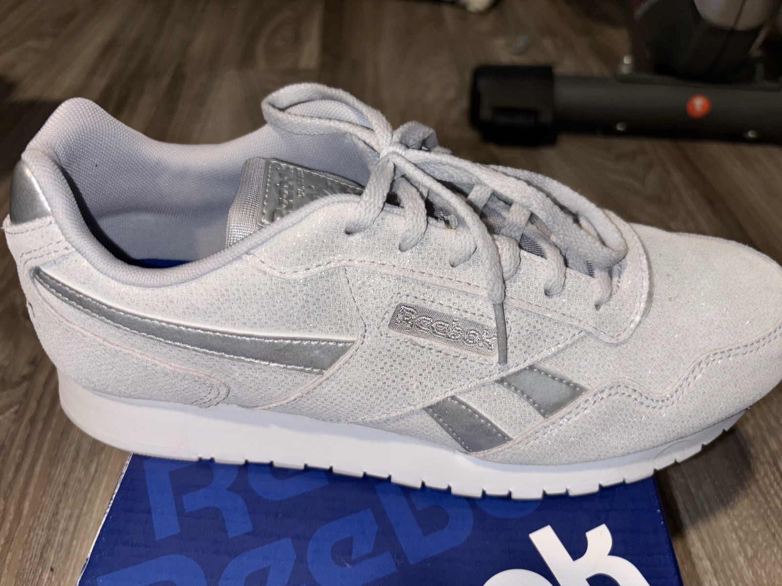 Reebok CL Harman Run DV5200 Women’s White/Silver Low Top Lace-Up Sneakers