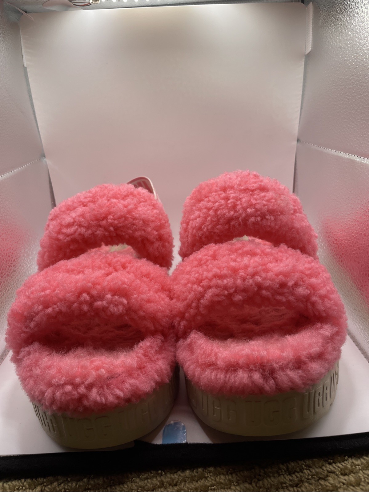 NEW WOMEN’S UGGS OH FLUFFITA PINK BLOSSOM PLATFORM SLIPPERS / SIZE 7 / W/O BOX