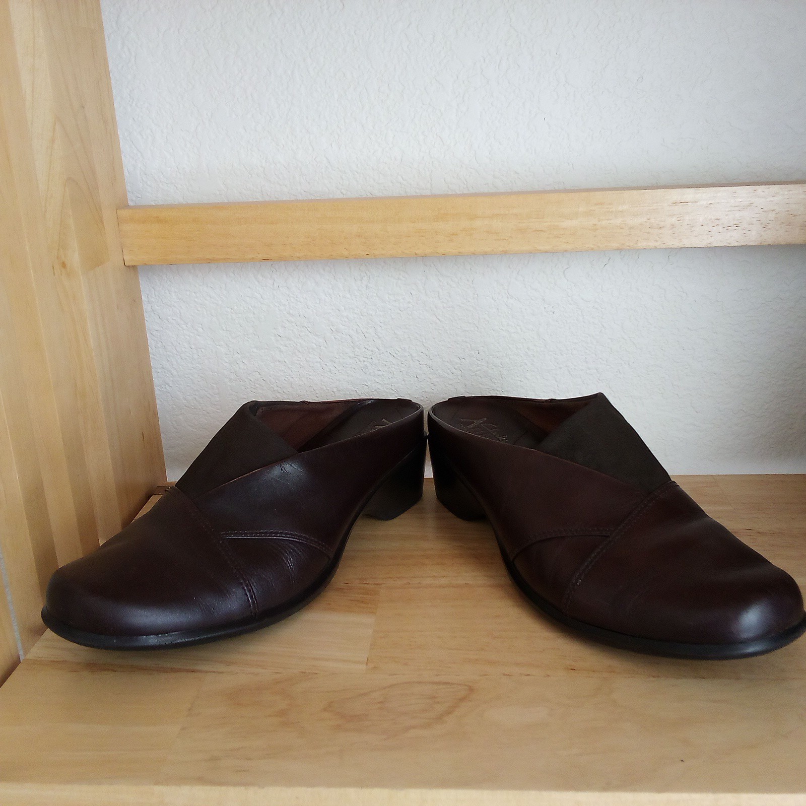 Clarks Artisan Tyler 5.5 Mule SlipOn Women Leather Brown Brazil Made Shoes 74574