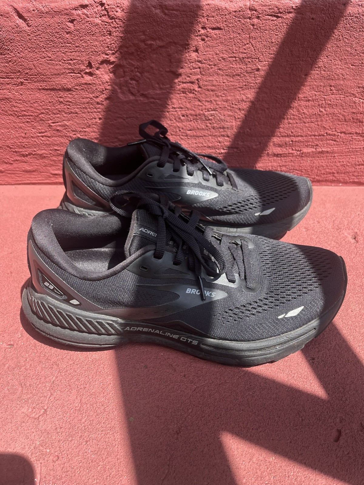 Brooks Adrenaline GTS 23 Women’s Black Mesh Lace-Up Low Top Running Sneakers