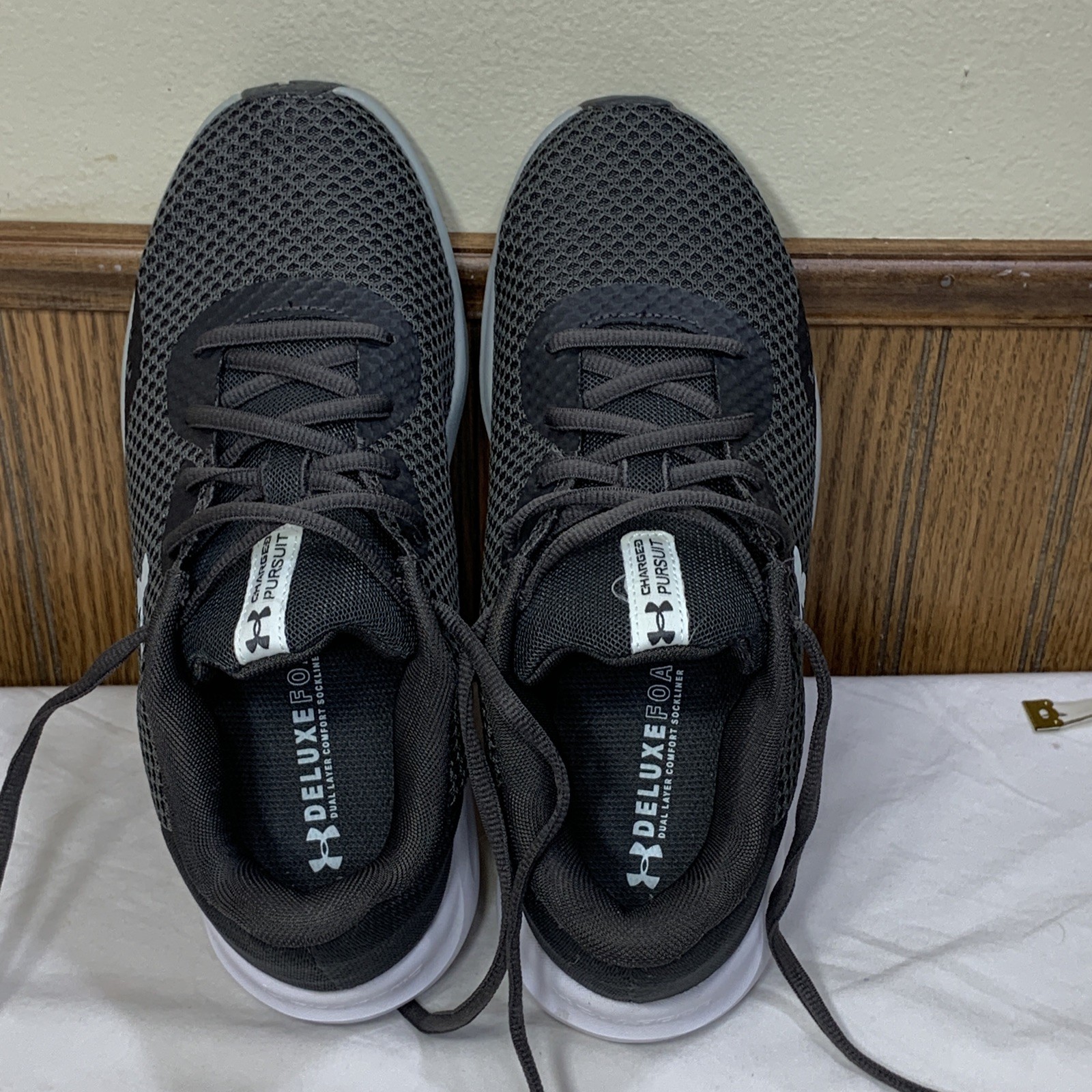 Under Armour Women CHARGED ASSERT Grey Running Shoes Size 8.5 Deluxe Foam