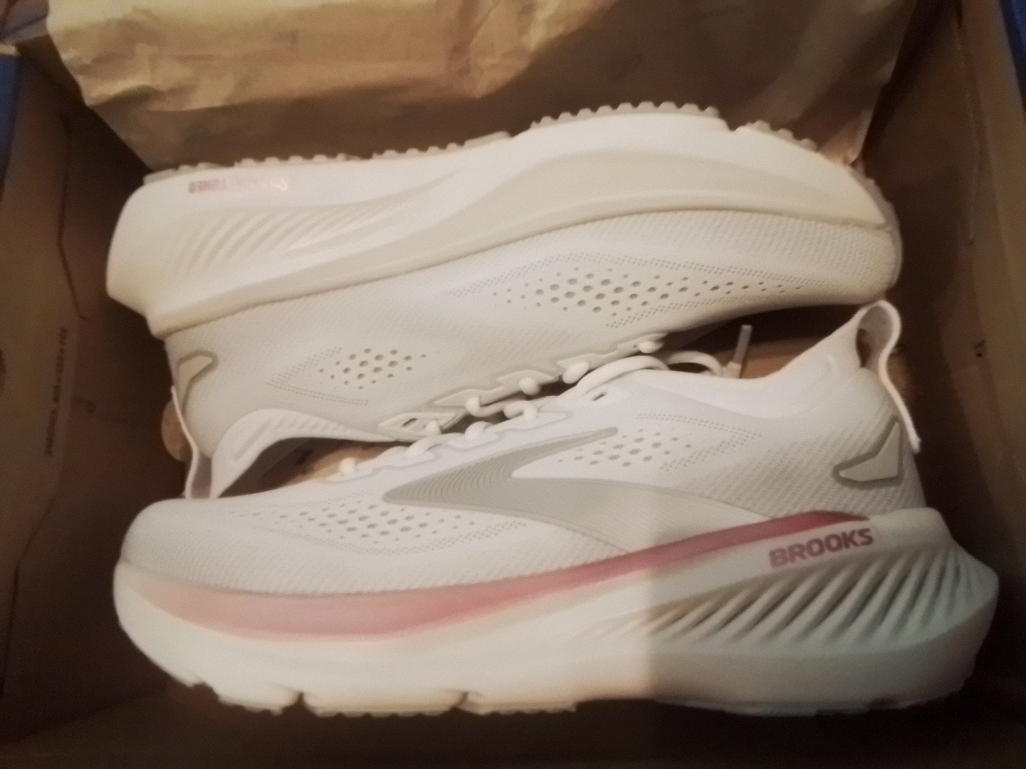 Brooks Glycerin 23 1204651B133 Size 9.5 B MEDIUM White Harbor Mist Metallic