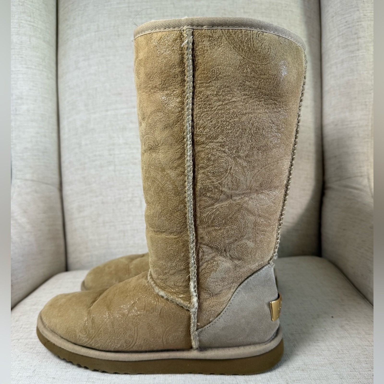 Ugg Classic Tall Paisley Sheepskin Boots Fur Winter Chestnut Gold size 6