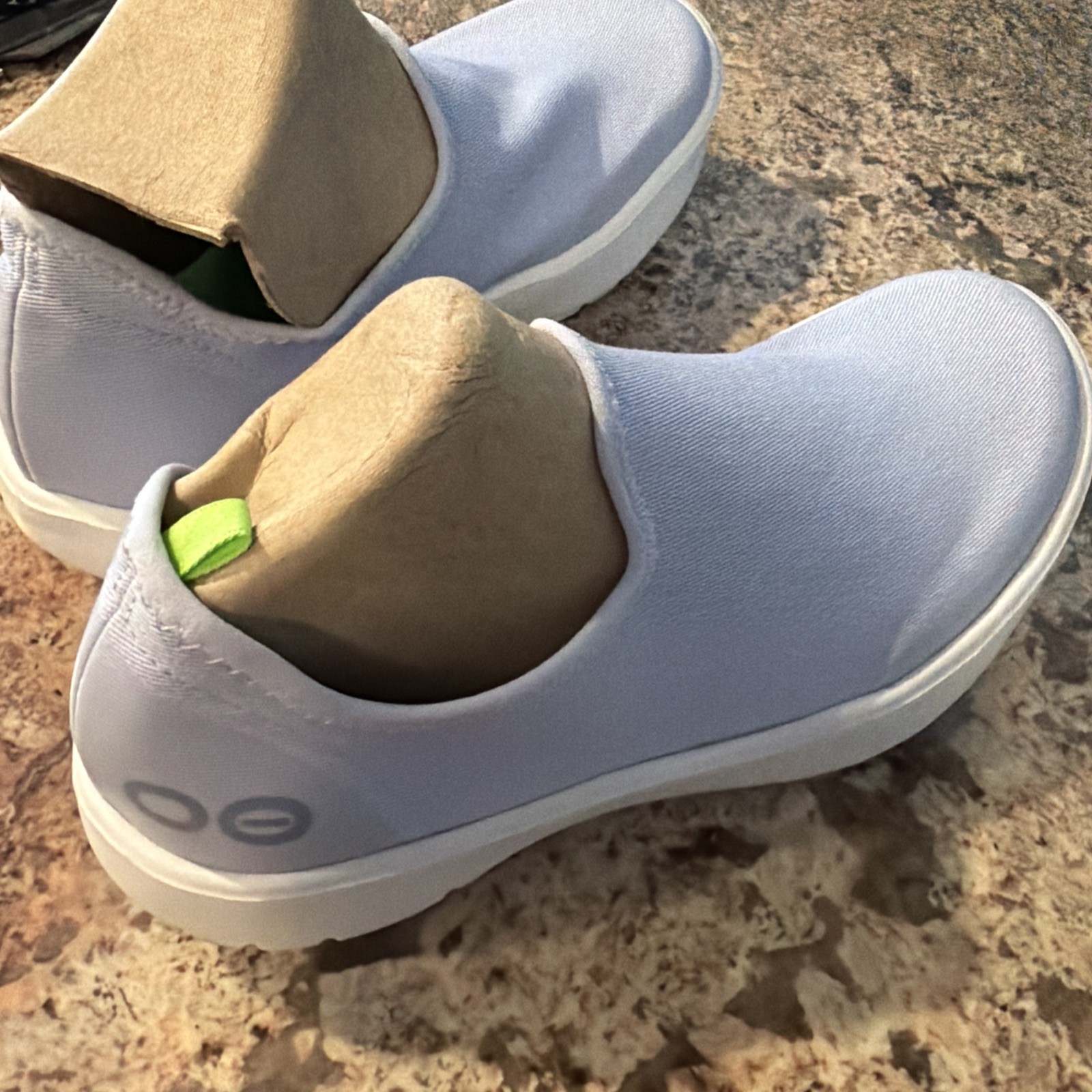 $129 OOFOS Women’s OOMG Eezee Shoes Pull On Blue Size 8 Worn Once