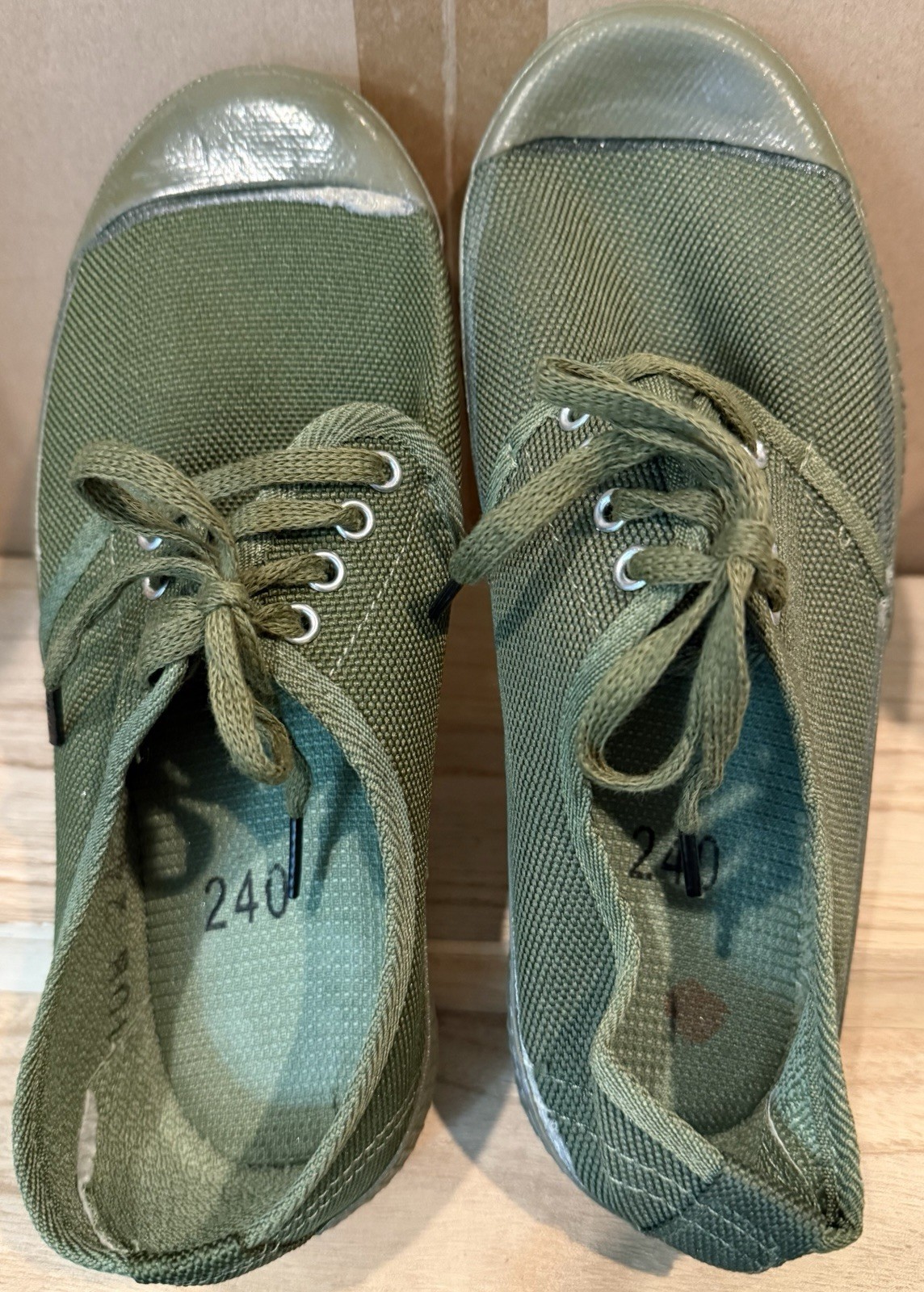 Women’s Size 6 US (230) Army Green Fashion Lace Up Tennis Shoes- A2000